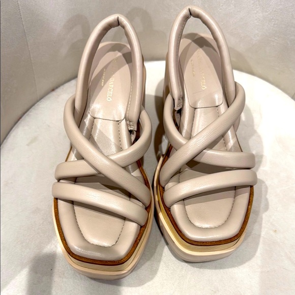 Paloma Barcelo Beige Women's Sandals - Picture 1 of 3
